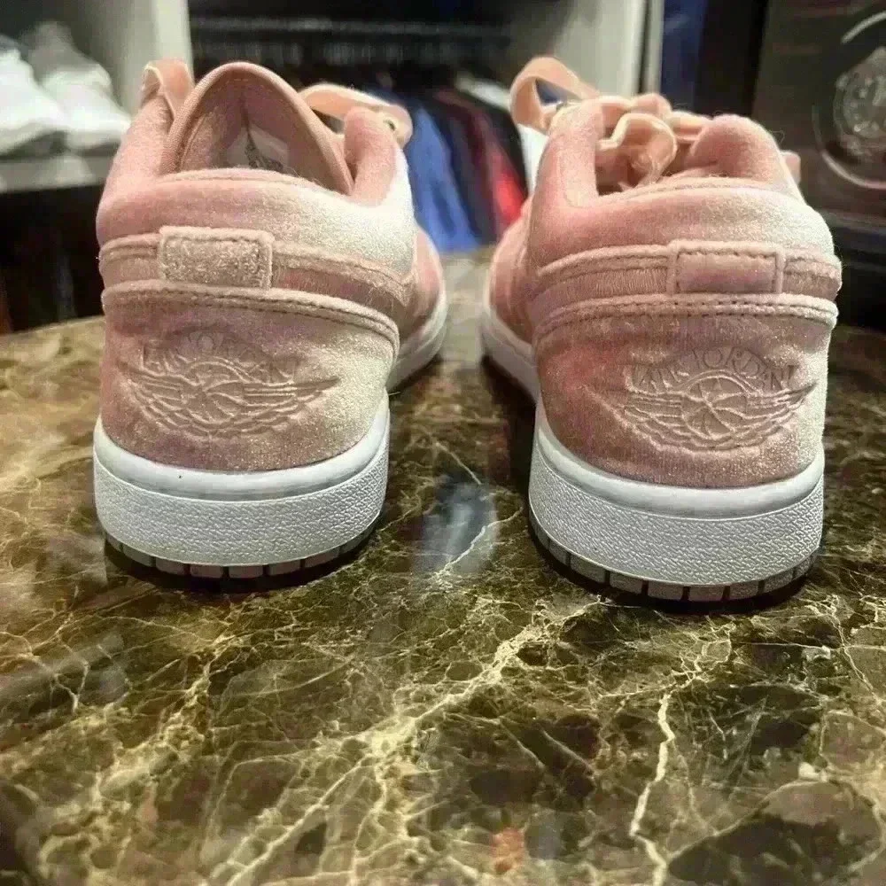 Nike Air Jordon 1 Low Low SE Pink Velvet/White- Size 7.5